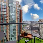 Marvelous 2 Bed Condo In Yaletown Panoramic Views!